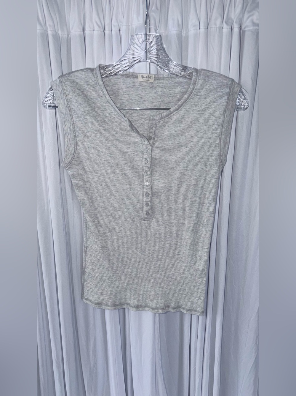 Brandy Melville/ John Galt Light Gray Ribbed Henley Tee